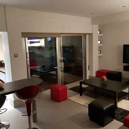 Apolondia Luxury Beach Apt