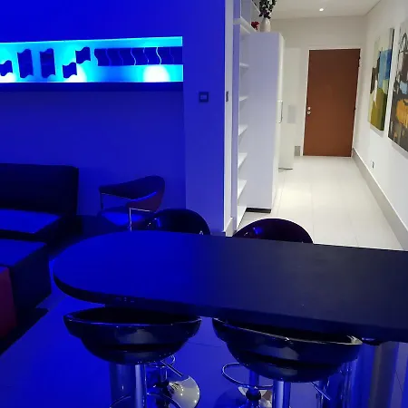 Apolondia Luxury Beach Apt *