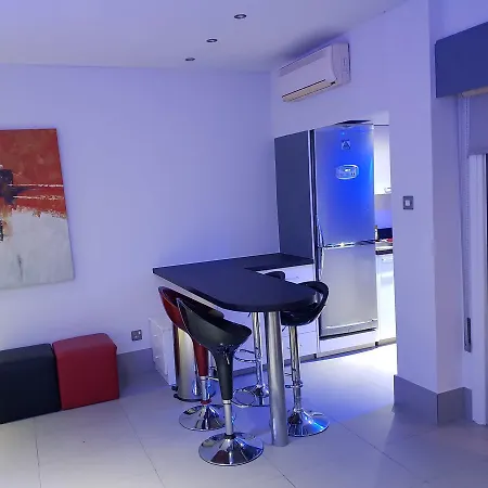 Apolondia Luxury Beach Apt