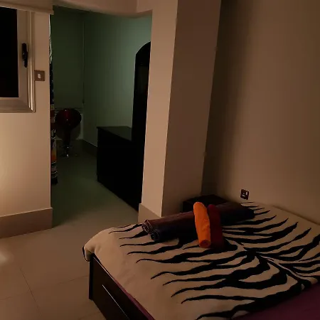 Apolondia Luxury Beach Apt * Limasol